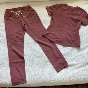 Figs Mauve scrub set